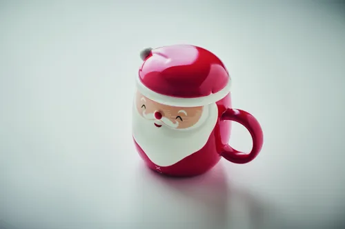 SANTA Mikulás bögre fedővel 370 ml