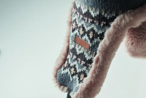 YULONG Kötött sapka fülvédővel