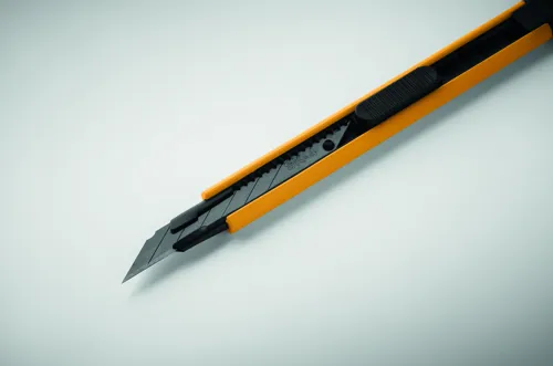 BLADE Kis tapétavágó kés