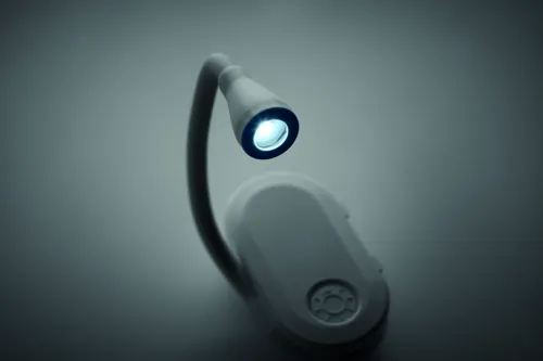 SCENE Újratölthető olvasólámpa